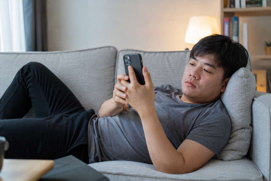 Tại Sao Công Nghệ Hiện Đại Lại Khiến Con Người Cảm Thấy Trống Rỗng?