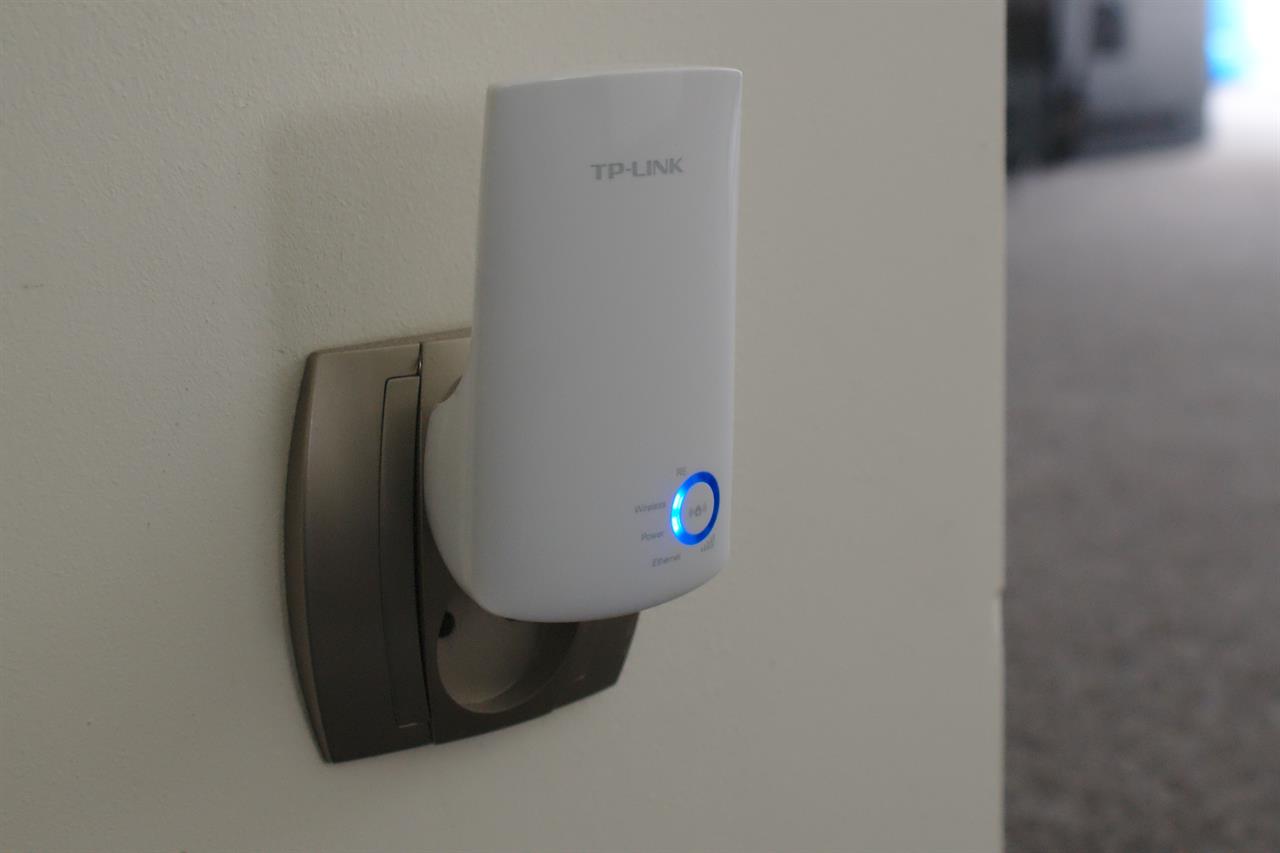 Có nên sử dụng thiết bị kích sóng wifi không? - 1