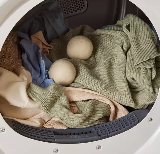 Bóng Sấy Quần Áo: Giải Pháp Thân Thiện Cho Quần Áo Khô Nhẹ Nhàng Hơn
