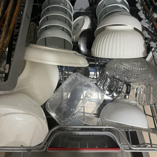 Nước Trợ Xả Máy Rửa Bát: An Toàn Hay Nguy Hiểm Cho Sức Khỏe?