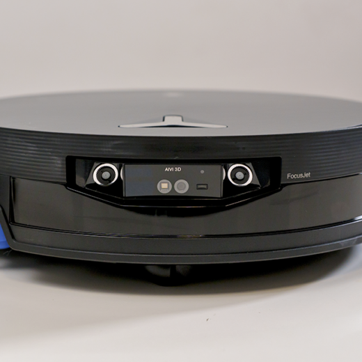 Cận Cảnh Robot Hút Bụi Đầu Tiên Tại Việt Nam Với Công Nghệ Phun Nước Mới