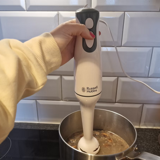 Máy Xay Cầm Tay: Tại Sao Nên Sở Hữu Một Chiếc Trong Bếp?