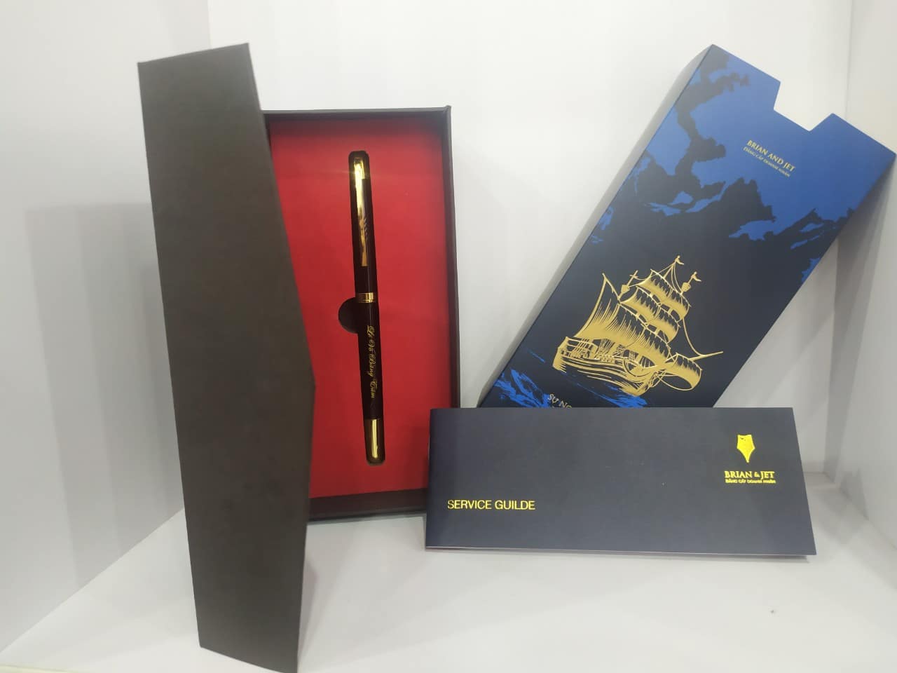 Hình Ảnh Bút Ký Doanh Nhân Brian & Jet BJ003
