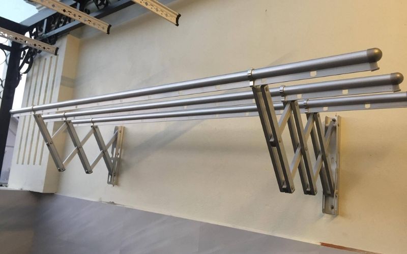 Cách Chọn Cây Phơi Đồ Phù Hợp Đối Với Gia Đình Bạn 3 Giàn phơi kéo ngang gắn tường