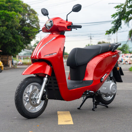 Khám Phá Dat Bike ERA: Xe Máy Điện Đa Năng Cho Gia Đình Việt