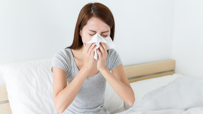Mẹo Giúp Quần Áo Nhanh Khô Trong Những Ngày Mưa Lê Thê 2 Quần áo ẩm có thể dẫn đến các bệnh hô hấp